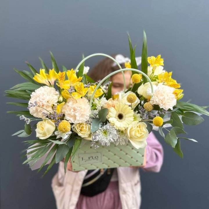 Сумочка с розами "Эпиа" в Энгельсе