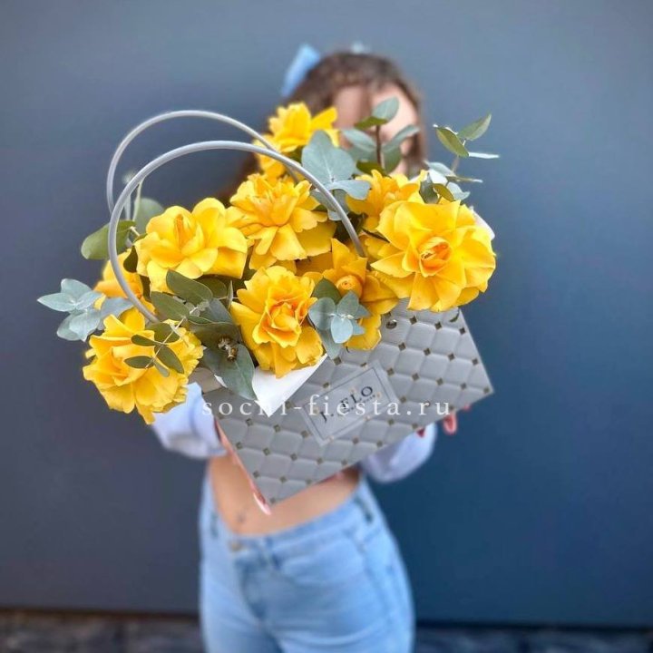 Сумочка с розами "Эдель" в Энгельсе