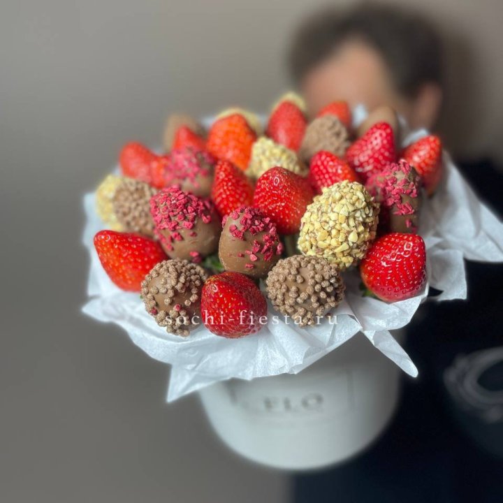 Клубника в боксе 30 ягод в Энгельсе