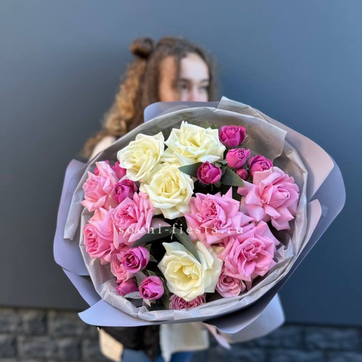 Букет французских и пионовидных роз в Энгельсе