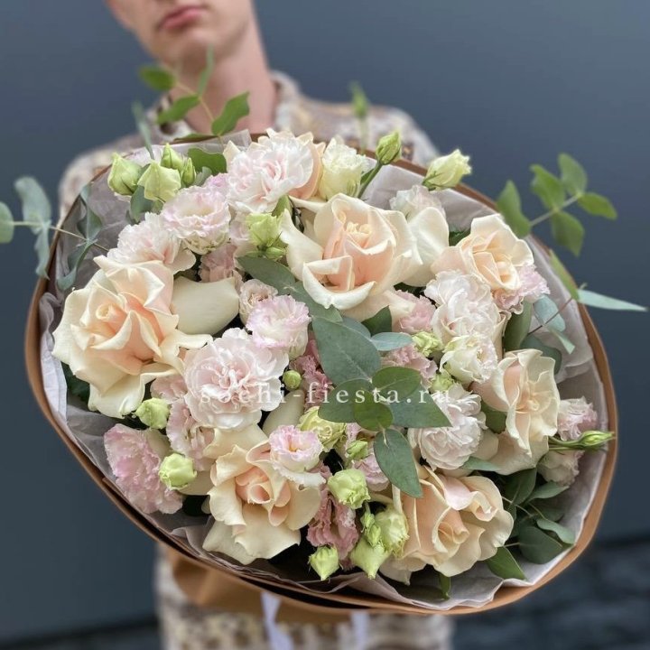  Букет кремовых роз "Мокко" в Энгельсе