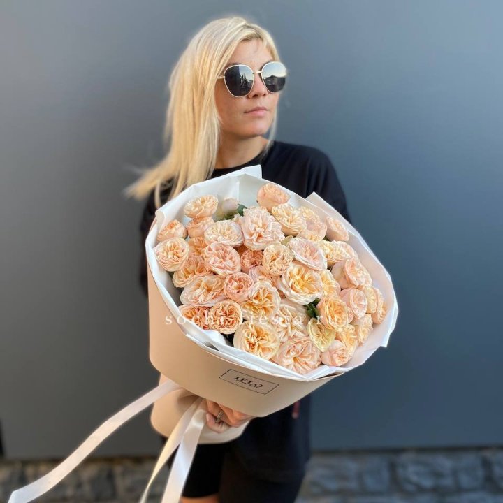 15 пионовидных роз №2 в Энгельсе