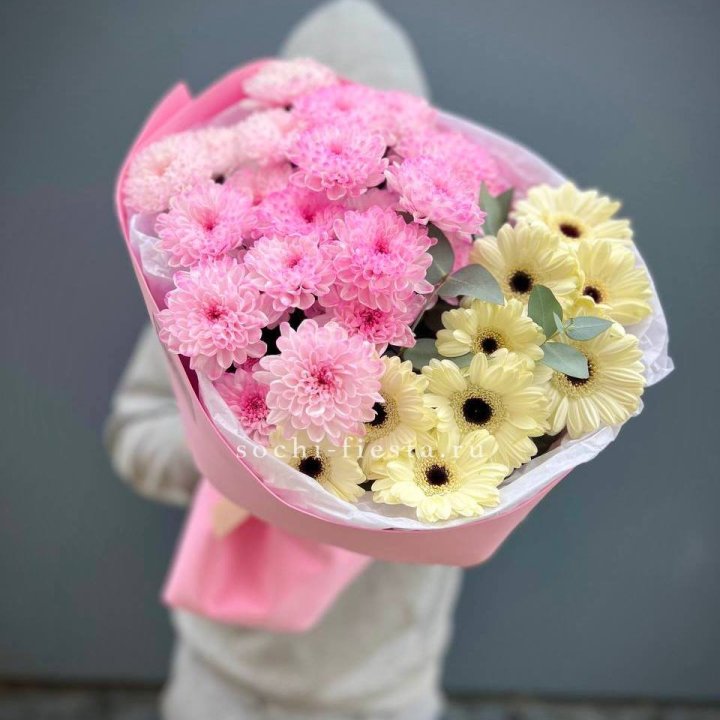 Дуо хризантем и гербер в Энгельсе