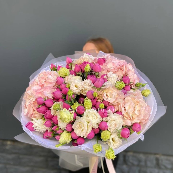  Букет  гортензий и Мисти в Энгельсе