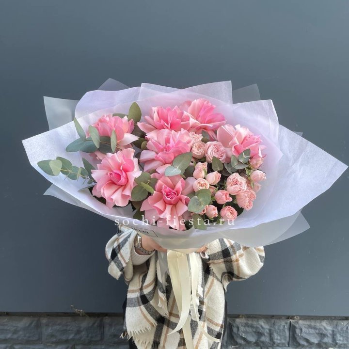 Букет французских и пионовидных роз  в Энгельсе