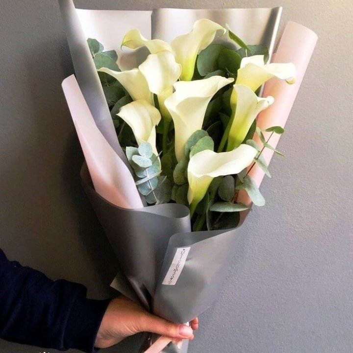 Каллы с эвкалиптом в Энгельсе