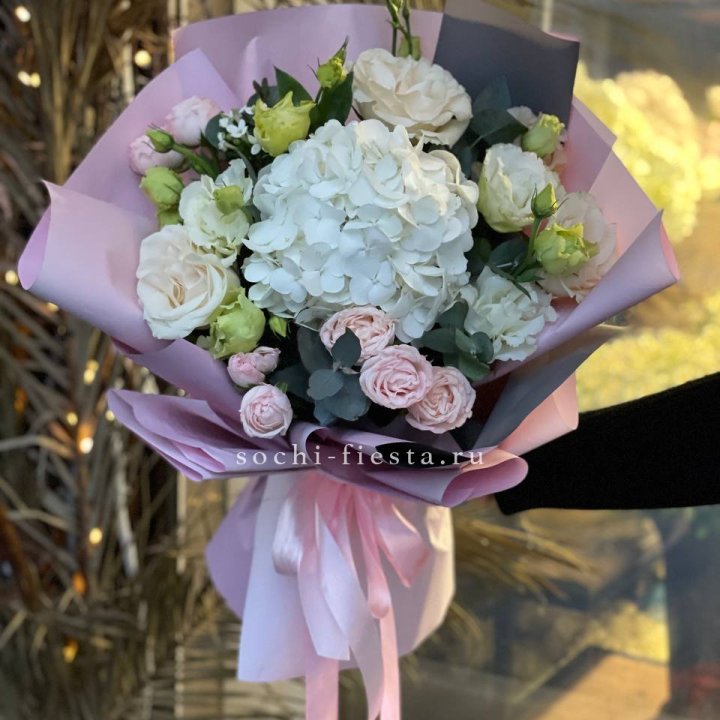 Букет с гортензией №3 в Энгельсе