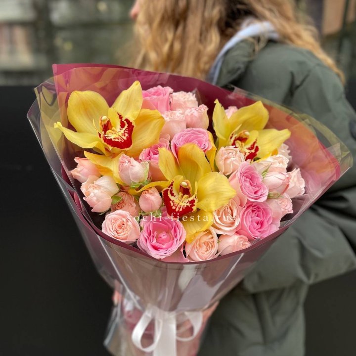  Букет орхидей и роз Есенья в Энгельсе