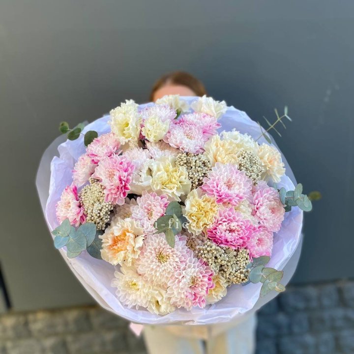 Букет из стойких цветов  в Энгельсе