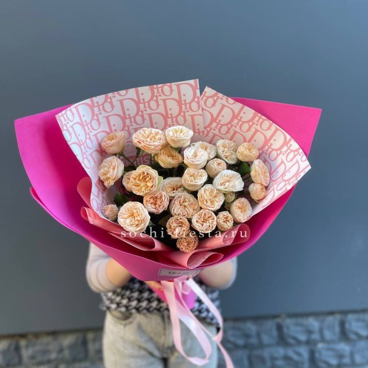 9 пионовидных роз в Энгельсе