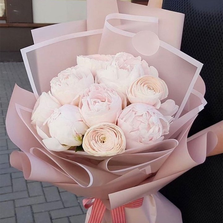 Пионы и ранункулюсы в Энгельсе