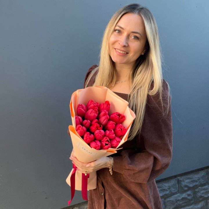  19 красных тюльпанов в Энгельсе