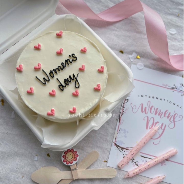 Бенто-торт "Дорогим женщинам"  в Энгельсе