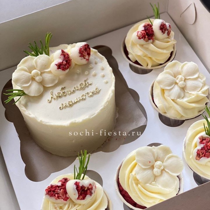 Капкейки и бенто-торт "Мамочке" в Энгельсе