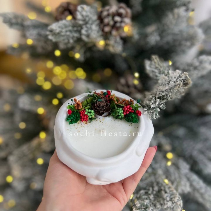 Свеча ароматическая в гипсе Руки с шишкой в Энгельсе