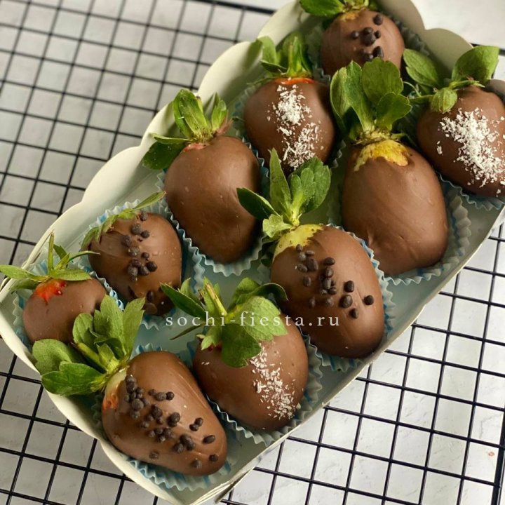 Клубника в шоколаде 10 ягод в Энгельсе