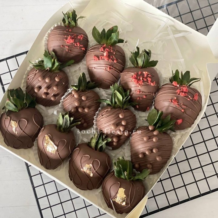 Клубника в шоколаде 12 ягод в Энгельсе