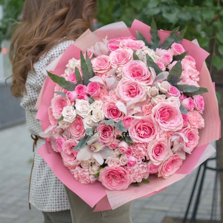 Дизайнерский букет "Барби" в Энгельсе