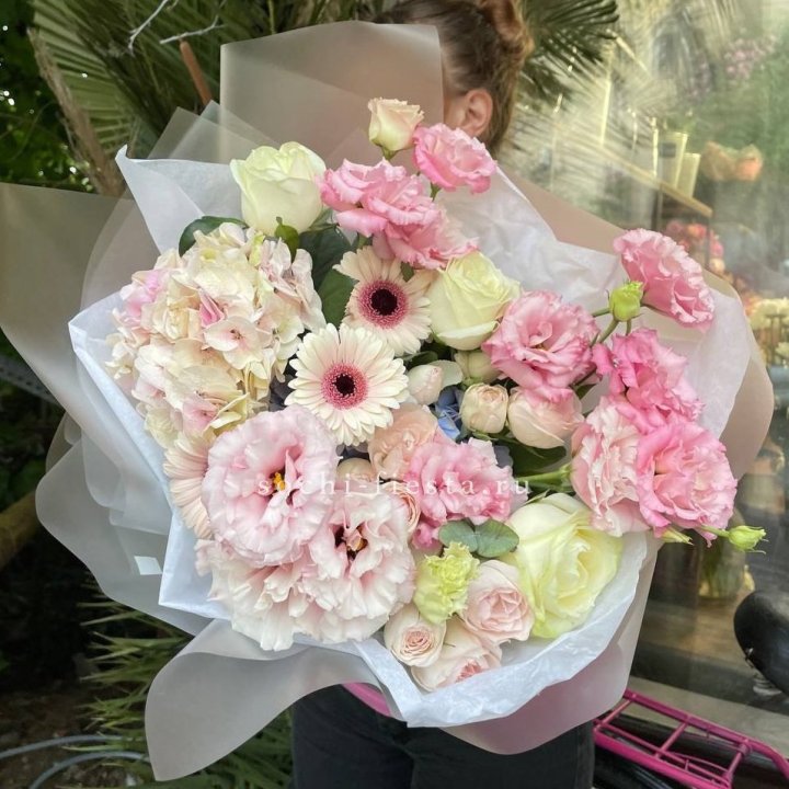 Дизайнерский букет "Лаундж пак" в Энгельсе