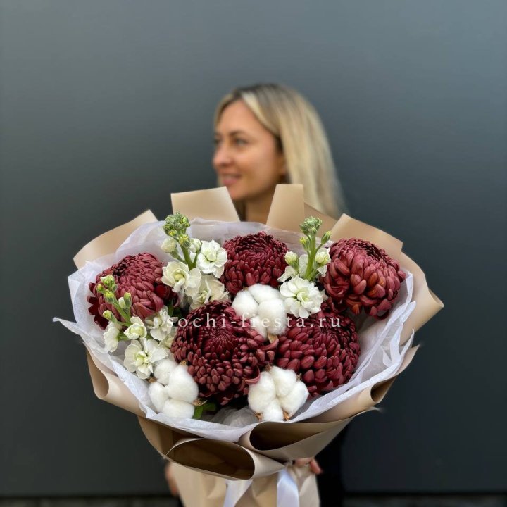 Хризантемы с маттиолой в Энгельсе