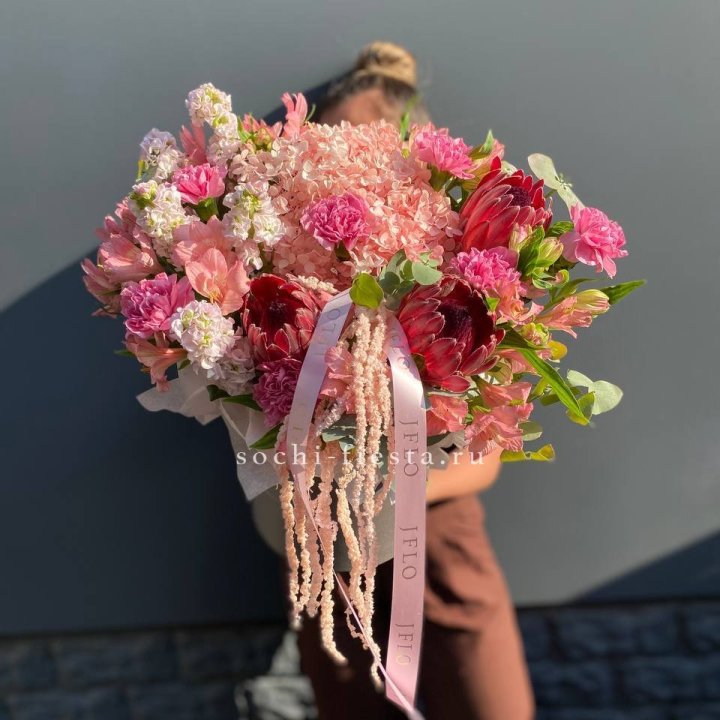 Коробка с цветами "Камикадзе" в Энгельсе