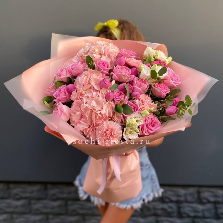 Авторский букет "Восторг" в Энгельсе