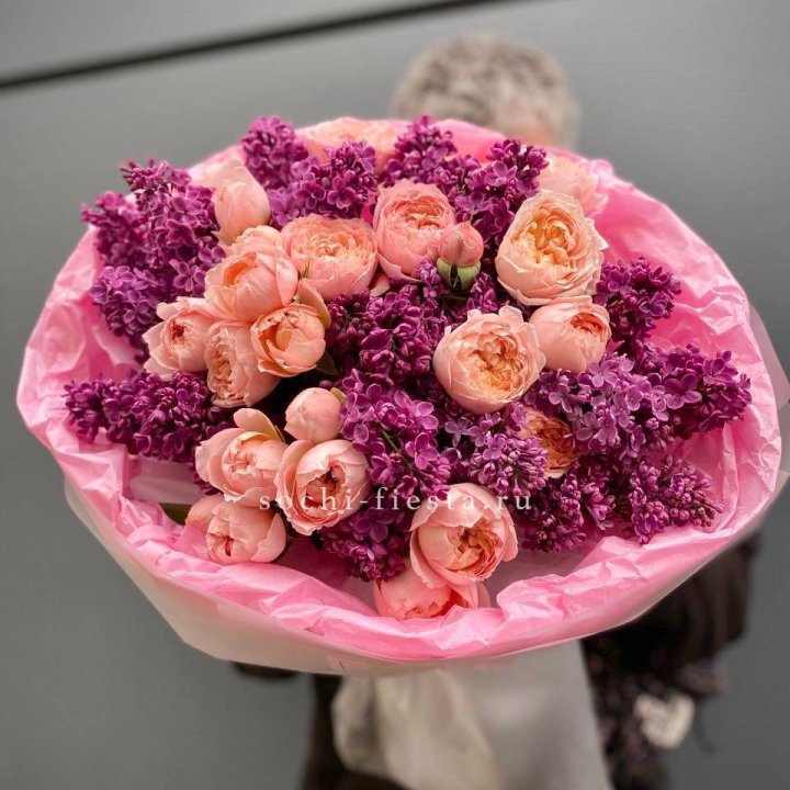  Дуо букет из кустовых роз и сирени в Энгельсе