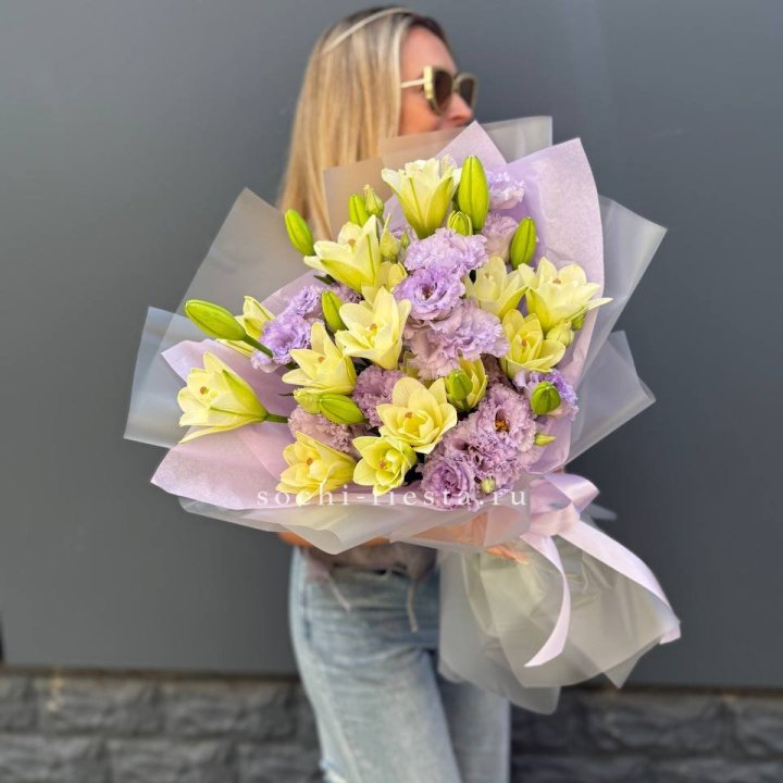  Букет лилий и эустом в Энгельсе