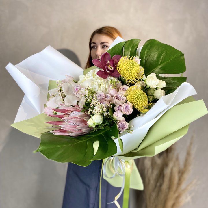 Дизайнерский букет экзотики в Энгельсе