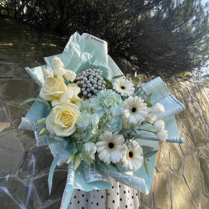 Дизайнерский букет "Линдж-блю" в Энгельсе