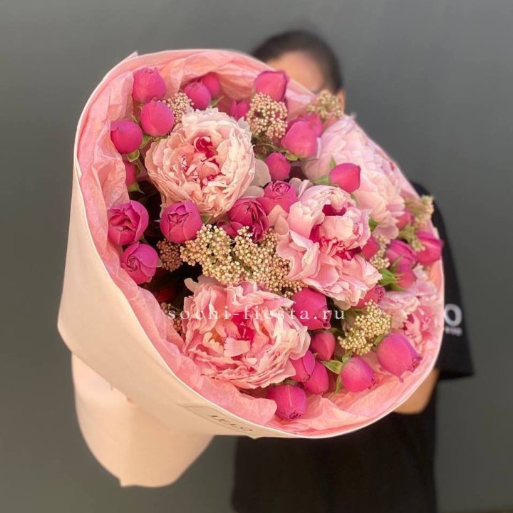  Букет с пионами "Преференс" в Энгельсе