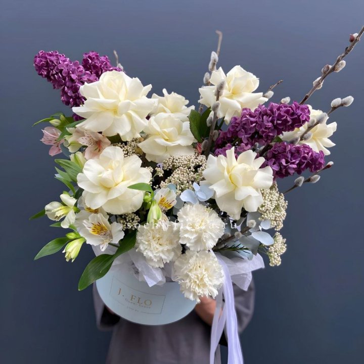 Цветочный бокс Французских роз и Сирени в Энгельсе