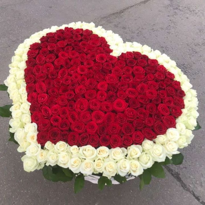 333 розы в корзине в Энгельсе