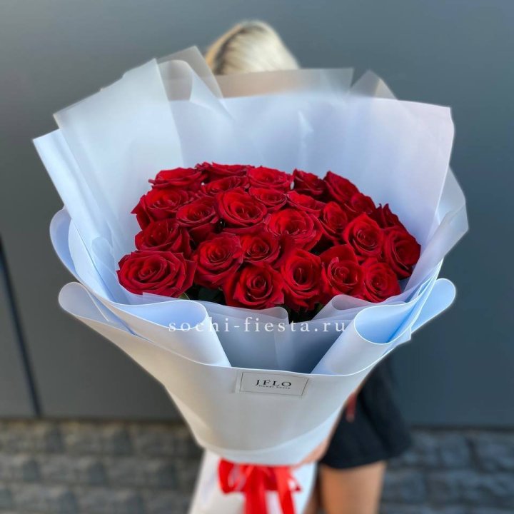 25 высоких роз  в Энгельсе