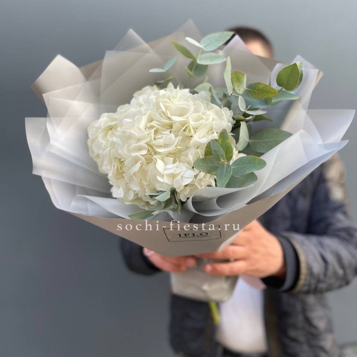  Букет  из белой гортензии в Энгельсе