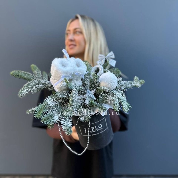 Новогодний бокс "Ботс вайт" в Энгельсе