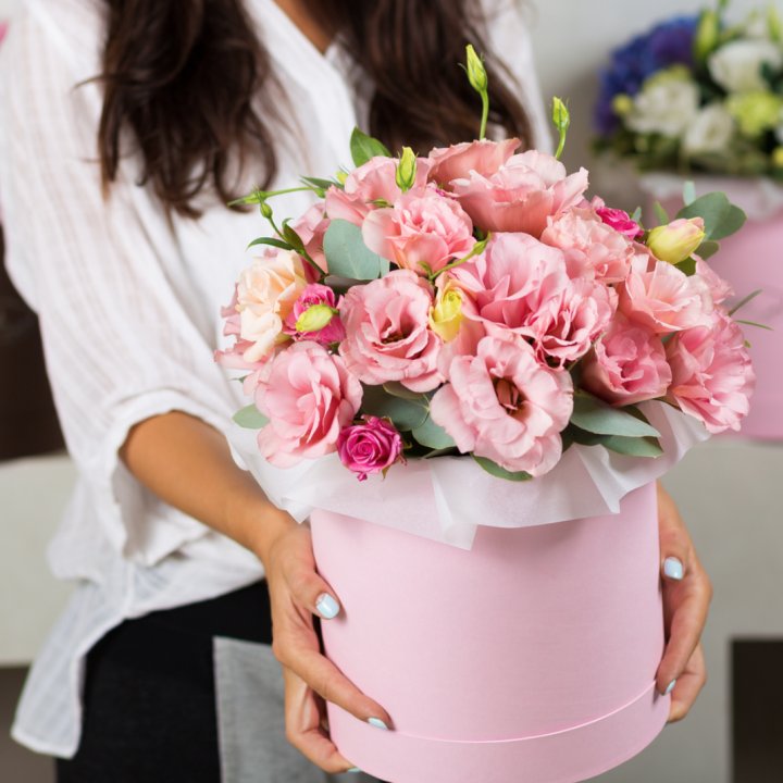 Эустома в шляпной коробке в Энгельсе