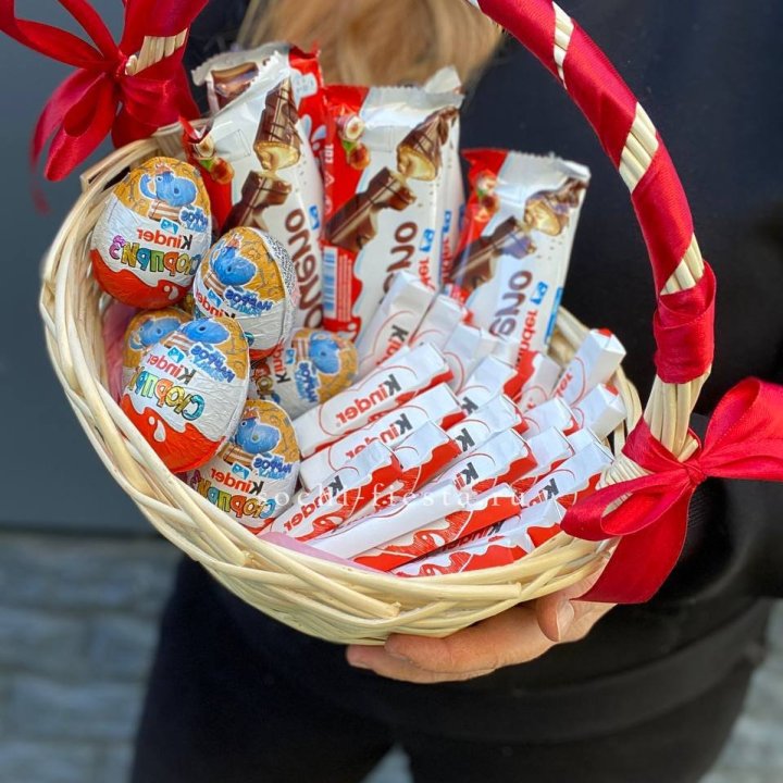 Корзина с киндерами  в Энгельсе