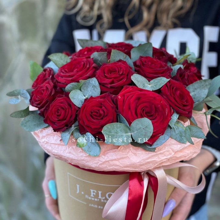 21 Красная роза в боксе №1 в Энгельсе
