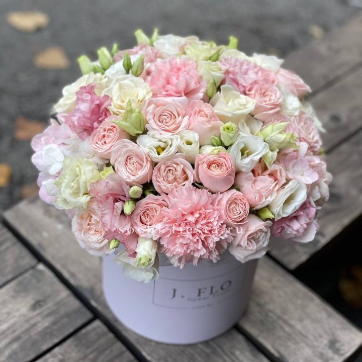 Цветочный бокс "Люксур" в Энгельсе