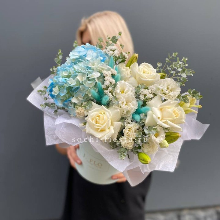 Цилиндр в голубых оттенках №1 в Энгельсе