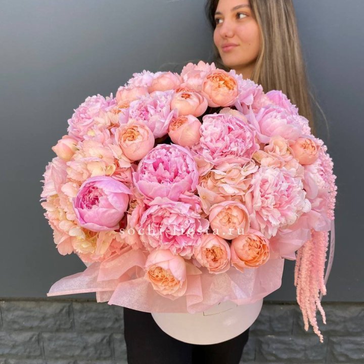 Коробка с пионами "Дабл фловер" в Энгельсе