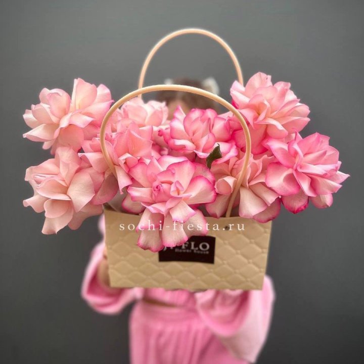 Сумочка розовых роз Венди в Энгельсе