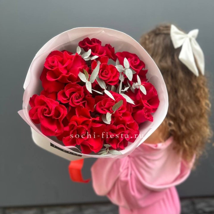 11 Красных французских роз в Энгельсе