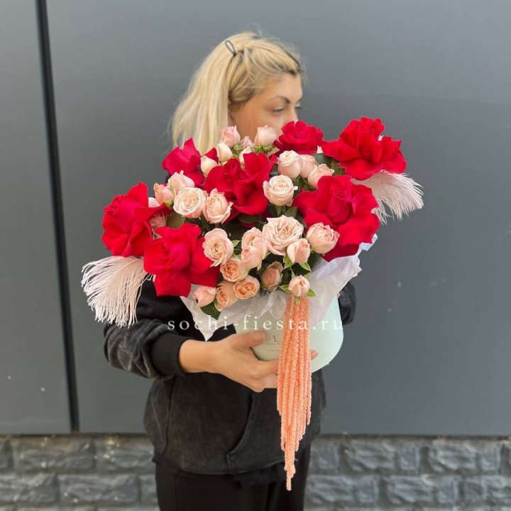 Бокс с нежными розами  в Энгельсе