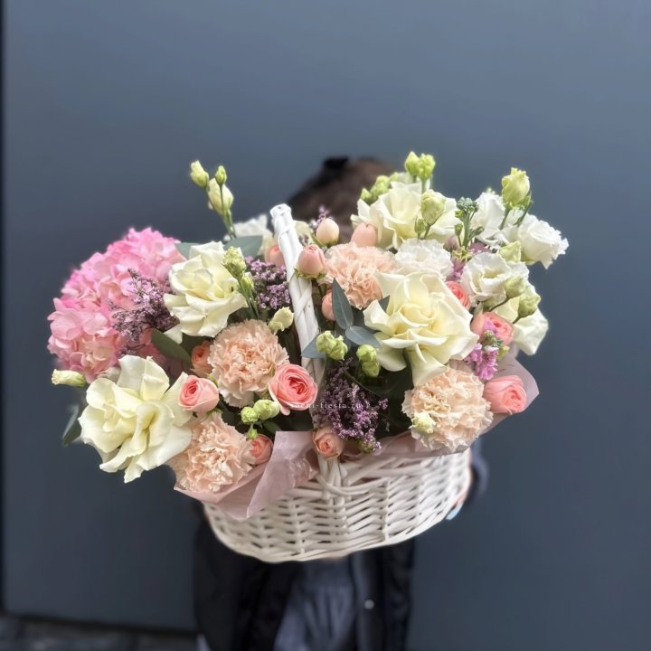 Цветочная корзина "Софтнес" в Энгельсе
