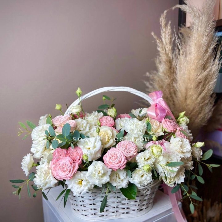 Цветочная корзина "Пинки вайт" в Энгельсе