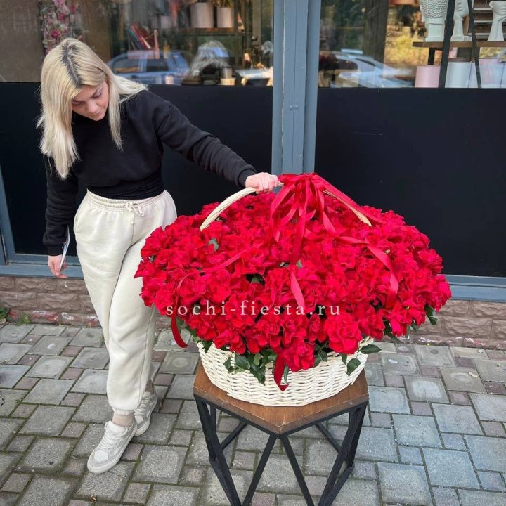 201 французская красная роза в Энгельсе