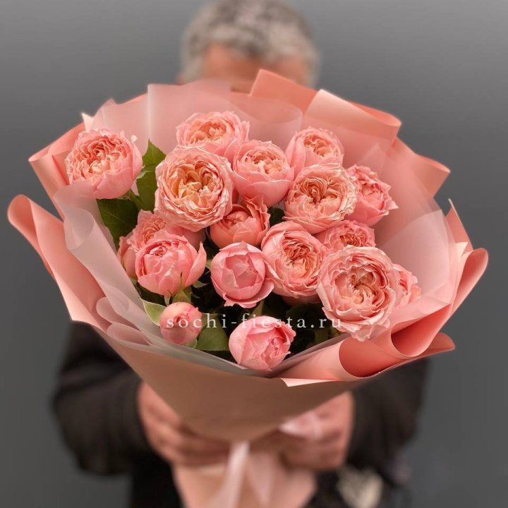 Букет комплимент из кустовых роз Джульетта в Энгельсе