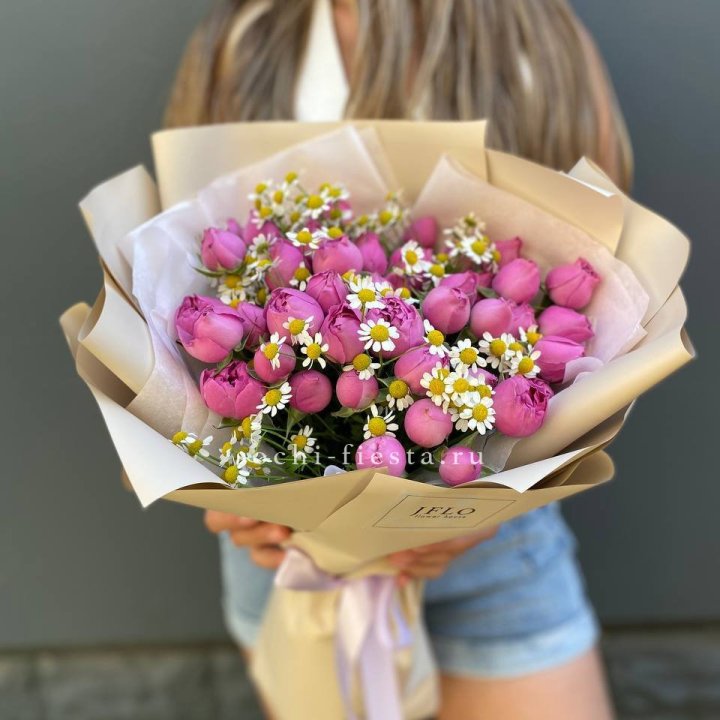 Дуобукет мисти с ромашками  в Энгельсе